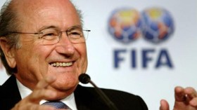 بلاتير وبلاتيني وحياتو في الجزائر يوم الفاتح ماي