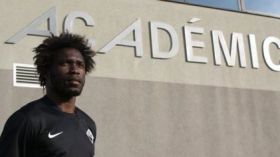 لاعب كاميروني لـ “سوسطارة” سابقا يندب حظه العاثر!