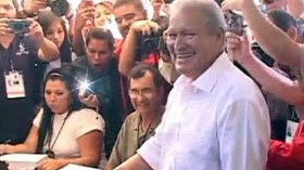 اليسار الحاكم في السلفادور يفوز بالانتخابات الرئاسية