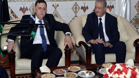 السراج: جئتُ لبحث حلحلة للأزمة الليبية مع المسؤولين الجزائريين