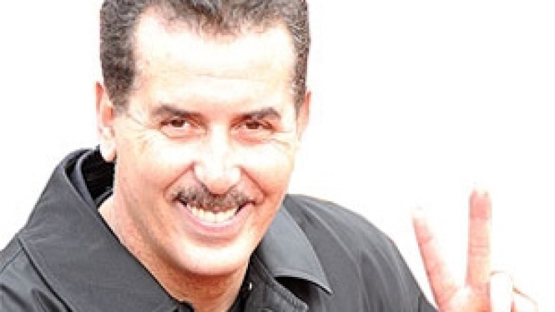 “لا أنوي فسخ العقد مع المدرب زكري”