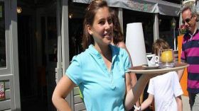 سيّدة تتحوّل من عاطلة إلى عاملة بحانة في رياض الفتح!؟