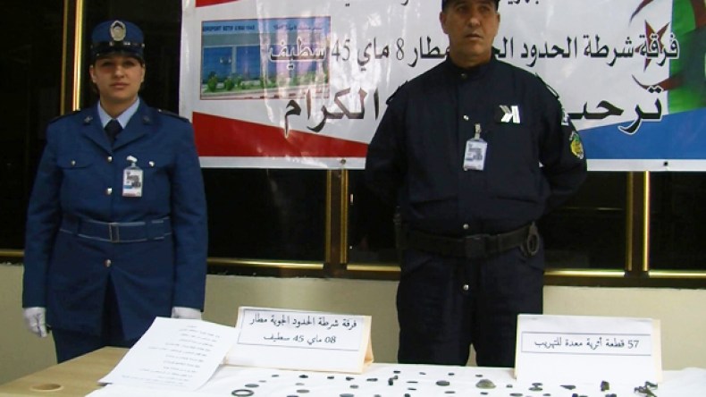 حجز قطع أثرية ثمينة بمطار سطيف