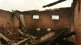 المشادات‮ ‬سببها‮ ‬الجدار‮ ‬الفاصل.. النساء‮ ‬فرت‮ ‬في‮ ‬كل‮ ‬الاتجاهات‮ ‬والأهالي‮ ‬هجروا‮ ‬الدوار