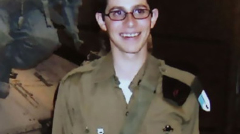 أولمرت يرفض التهدئة دون الإفراج عن شاليط