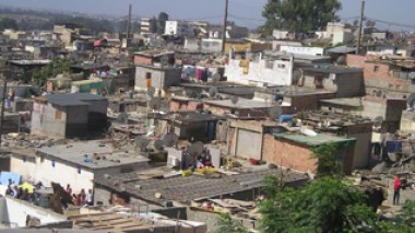 Destruction des bidonvilles avant 2009.