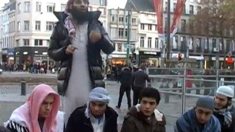 بلجيكا تبدأ محاكمة 46 إسلاميا بتهمة تجنيد شباب للقتال في سوريا