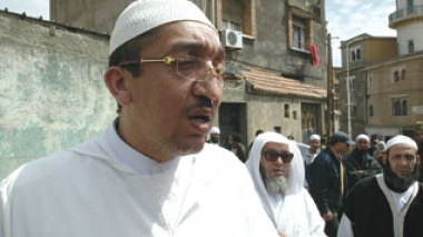Algeria: Imam acquitted of praising terrorism