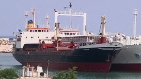 Lebanon holds ship 'carrying weapons for Syria rebels'