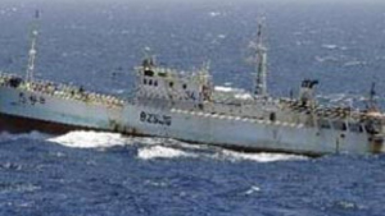 “جميعنا بخير والقراصنة.. يريدون الباخرة والفدية”