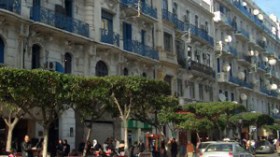 محّلات تتزين بلافتات التخفيض رغم انتهاء الآجال الخاصة بالفترة الشتوية