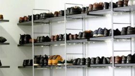 حُرّاس “شِداد غلاظ” للتصدي للصوص الأحذية ومحاربة النوم بالمساجد