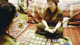 حبس مشعوذة نهبت 300 مليون من عانس