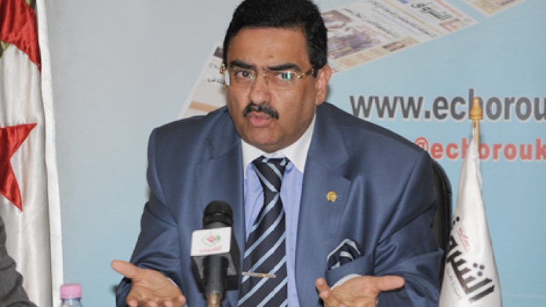 سي عفيف يتهم وزراء الأفلان بالخيانة