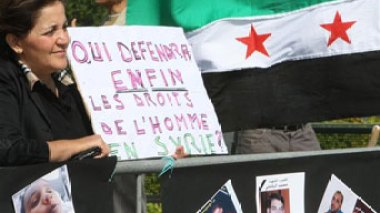 Syrie : plus de 450 000 manifestants à Hama