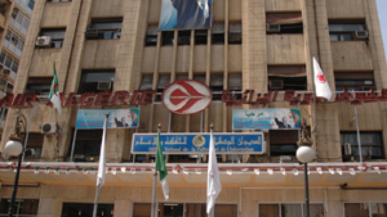 الحكومة تنزع ملكية 17662 عقار من المعمرين وتلحقها بأملاك الدولة