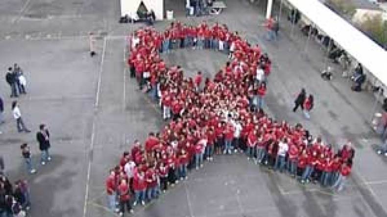 3357 شخص مصاب بالسيدا في الجزائر