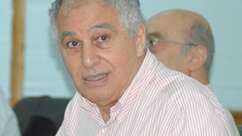 هكذا حاول ميتران التكفير عن ماضيه الاستعماري الأسود في الجزائر ؟