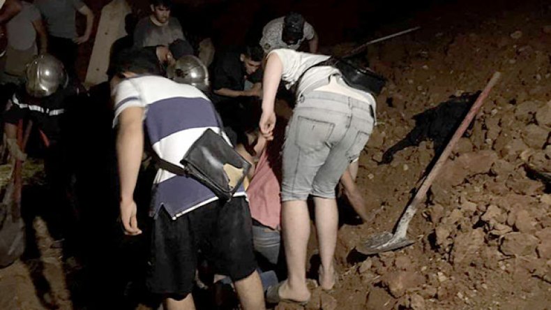 وفاة طفل وجرح 4 آخرين في انهيار صخري بورشة بناء ببئر مراد رايس