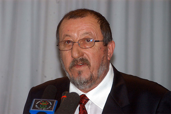 Sidi Said prevents his opponents from entering “People’s House”