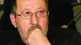 المركزية‭ ‬النقابية‭ ‬متهمة‭ ‬بمقايضة‭ ‬عمرة‭ ‬المعلمين‭ ‬ببطاقات‭ ‬الانخراط