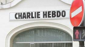 “شارلي ايبدو” تستفزّ مشاعر ملايين المسلمين وتنشر رسومات مسيئة جديدة