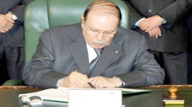 بوتفليقة “يوقـّع” ثلاثة مراسيم رئاسية