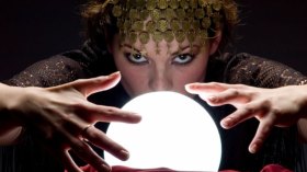 جزائريون يبحثون عن مستقبل كورونا بين النجوم