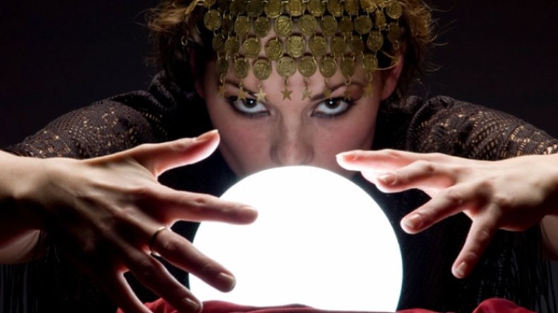 جزائريون يبحثون عن مستقبل كورونا بين النجوم