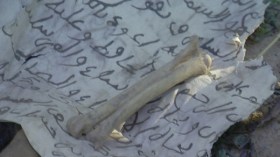 اكتشاف طلاسم سحرية وعلم فرنسي بين القبور بالجلفة