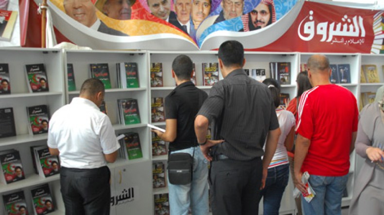 “مصاعب الدخول الاجتماعي وراء عزوف الجزائريين عن شراء الكتاب”