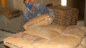 3000 عامل بمصانع الإسمنت يعتصمون اليوم