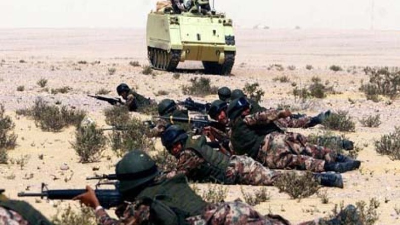 مسلحون يخطفون جنودا في سيناء واستنفار على الحدود