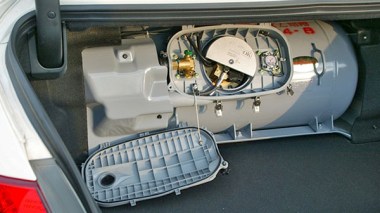 Sellal orders to transfer mines personnel to industry ministry