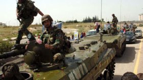 الجيش السوري يطوق بانياس والمعارضة تدعو إلى التظاهر