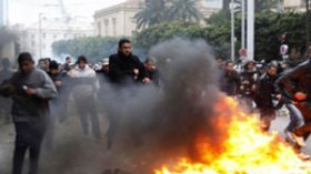 احتشاد الآلاف في حماة للمطالبة بإسقاط الأسد وسقوط قتلى في دمشق