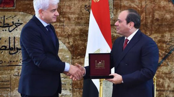 دار أوبرا ألمانية تعتذر عن منح السيسي وساما