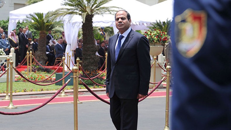 يديعوت أحرونوت: دعم نظام السيسي يخدم مصالح إسرائيل الأمنية