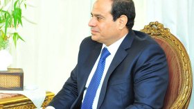 إمام المسجد النبوي: السيسي نفذ الانقلاب طمعا في السلطة