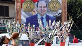 المصريون يختتمون اليوم الأول من الاقتراع للرئيس الجديد
