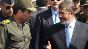 مرسي يريد الطعن في قرار السيسي عزله أمام القضاء المصري