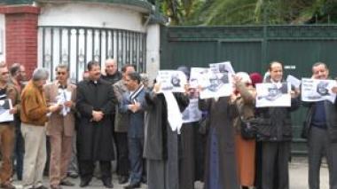 Echorouk organises sit-in at Libya embassy in Algiers (video)
