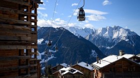 200 Britanniques en quarantaine s’évadent d’une station de ski suisse