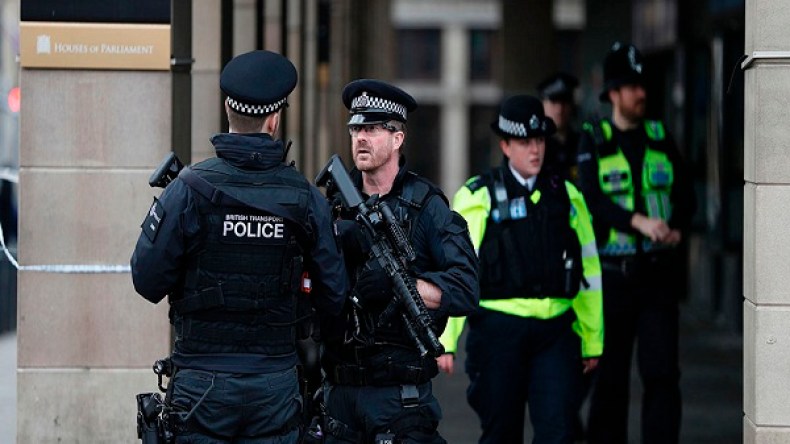 شرطة “أسكتلند يارد” تتعقب مخطَطَين إرهابيين