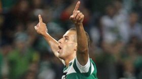 مدرب سبورتينغ يمتدح سليماني ويؤكد عودته هذا الإثنين