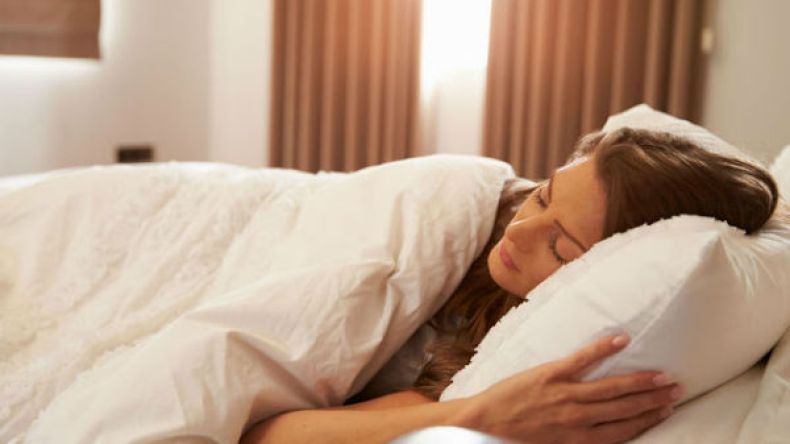 دراسة ألمانية: على خلاف الرجل.. النوم يرفع من نسبة ذكاء المرأة!