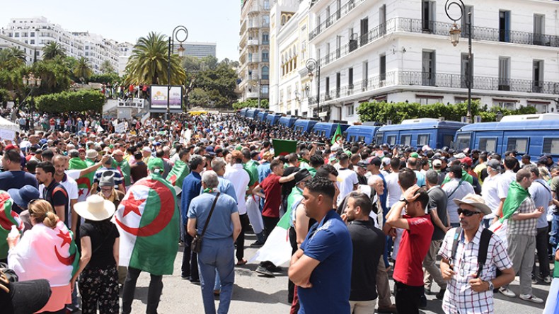 رغم الحراك السياسي والجمعوي.. ألغام على طريق الحل!