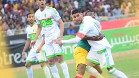 الدوري السعودي لإنقاذ اللاعبين الجزائريين من “البطالة”!