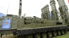 وصول أول دفعة من صواريخ “أس 300” الروسية إلى إيران