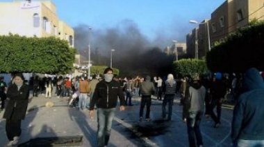 Tunisie: tirs de lacrymogènes contre une manifestation anti-Nessma TV